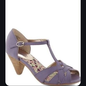 Seychelles Violet Strappy T Strap Sandal Size 10/10.5